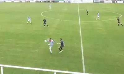 Un lateral, un pase hacia atrás y el gol en contra que puede mandar a UAI Urquiza a la C