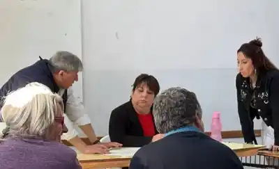 Rawson: 30 vecinos esperaron 40 años para escriturar y el Municipio movió una pieza clave