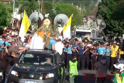 Caminaron 90 kilómetros y en el tramo final confesaron qué los sostuvo