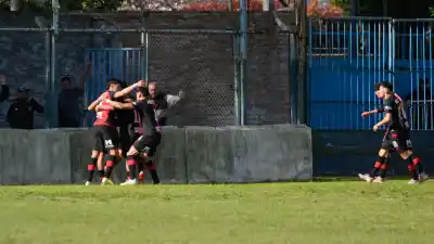 El arquero de Newell's se lució en el clásico y desató el festejo en el Olaeta