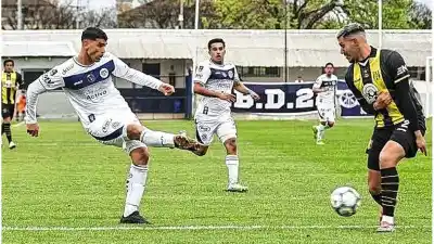 Colón miraba de reojo: Madryn dejó dos puntos en el camino y la tabla se abrió