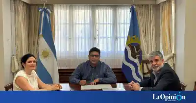 San Julián espera por 30 cuadras de pavimento: la firma que destrabó la obra