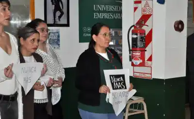 El homenaje que la UTN guardó en una placa y que pocos podrán leer