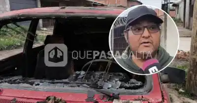 Le prendieron fuego el auto con el que trabajaba: quién es el feriante salteño que quedó sin su herramienta