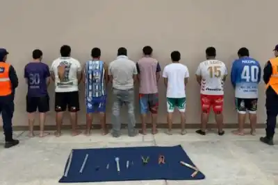 Entraron a refugiarse a una casa y los fueron a buscar hasta la puerta: ocho detenidos