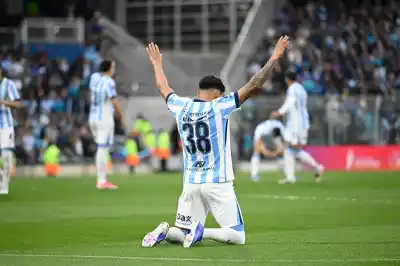 Racing juega el clásico con un plantel que se desarma y una tribuna que ya no perdona