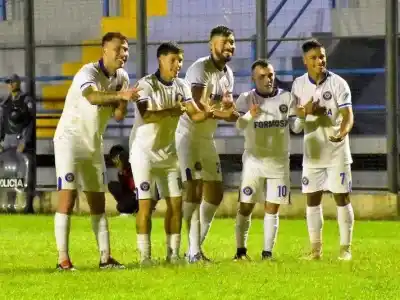 Empató, sufrió hasta el último cabezazo y aún así Sol de América sigue en carrera