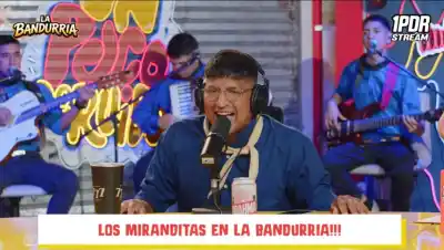 Armó un cencerro con un envase de remedio y hoy lo miran millones en el streaming