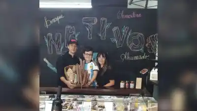 Se quedaron sin trabajo, probaron con el chivo y hoy sus productos cruzan fronteras