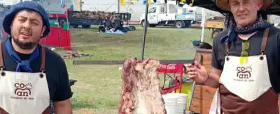 El asado a la estaca consagró a un solo grupo en Alcira Gigena: quién se llevó el título