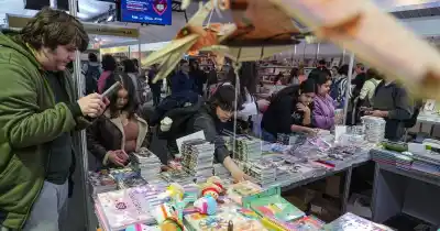 Último día de la FILRos: los dos nombres que se llevan todas las miradas del domingo