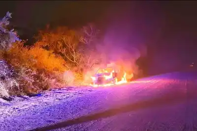 Volvía por la ex Ruta 14 y su camioneta empezó a arder desde adentro: el detalle que no pudieron frenar