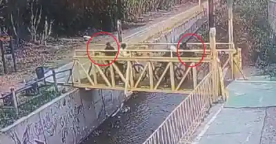 La trampa en la ciclovía de Chacras: dos mujeres quedaron encerradas en el puente