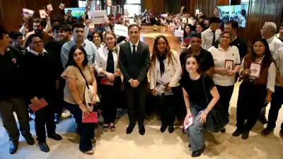 Un grupo de estudiantes del interior vivió una experiencia que pocos conocen en la Casa de Gobierno