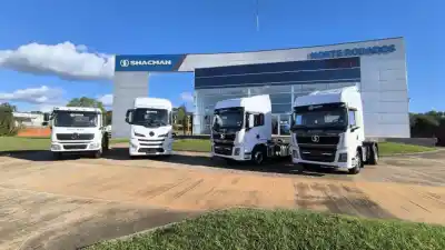 Llegaron a Garupá dos camiones que compiten con las marcas europeas: uno tiene heladera y literas