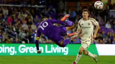 Se elevó de espaldas al arco y la clavó de taco: el golazo del entrerriano que la MLS ya compara con el Puskás