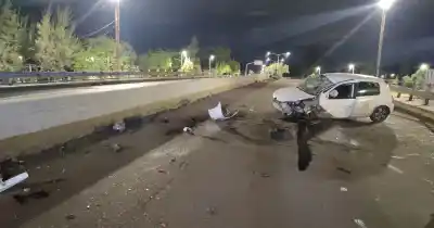 Iba dormido al volante, chocó en la rotonda del Cóndor y el test lo delató