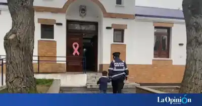 El saludo de Bomberos que sorprendió a las madres de Santa Cruz