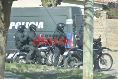 Caminaba a las 7.30 por el barrio 8 de Abril y terminó baleado: quiénes dispararon