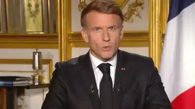 El mensaje de Macron tras la noche de caos: los que quisieron derribar la República deberán rendir cuentas