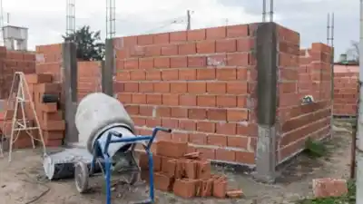 Hallaron al encargado de una obra sin vida: la Justicia ordenó una autopsia urgente