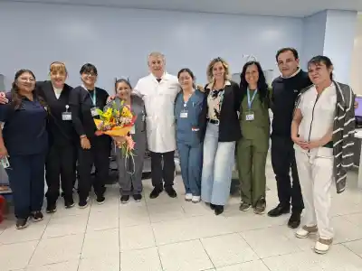 Se jubila la enfermera que soñó durante años con trabajar en el Hospital Carrillo: su historia esconde un pasado en Malvinas