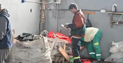 Viven del reciclaje en Posadas y el precio se derrumbó: lo que encuentran ahora en la calle