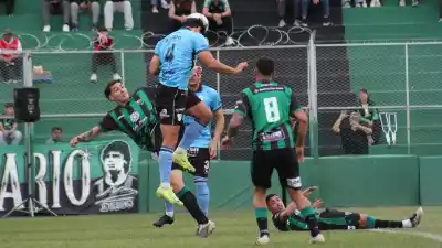 San Martín se quedó con diez a los 9 minutos y ahora paga la cuenta en el Hilario Sánchez