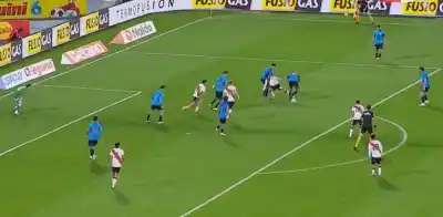 Estaba adelantado, pero igual lo dieron: la insólita razón del árbitro para validar el gol de River