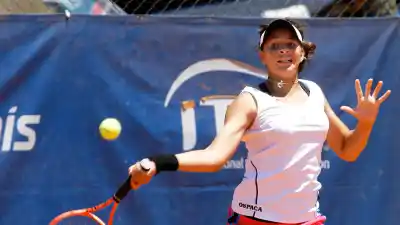 A los 21 años un camión le partió la carrera: hoy dirige a las promesas del tenis en Italia