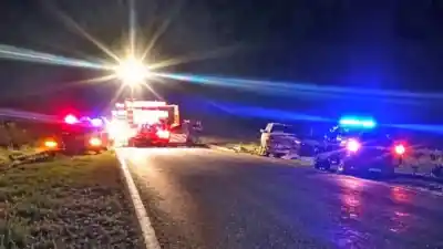 Tres jóvenes cambiaban una rueda en la ruta 65 y una camioneta los embistió: dos eran hermanos