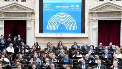 Ocho sillas vacías y un decreto que sigue vivo: el error que la oposición no puede repetir