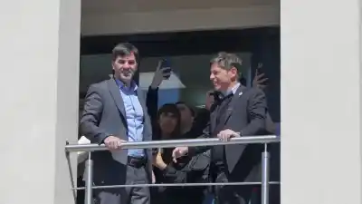 Kicillof desembarca en Castelli con un anuncio que esperaban varias familias