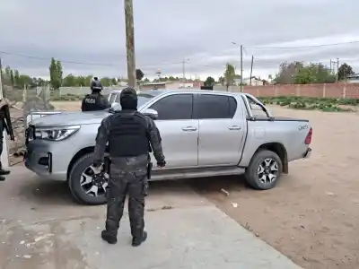 La venta de drogas en un barrio terminó destapando tres guaridas en Plaza Huincul