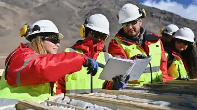 La minería busca 65.000 trabajadores para 2033 y ya define cómo formarlos