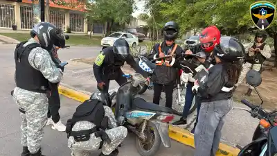 El operativo anti-wileros en Sáenz Peña terminó con 15 motos secuestradas y una postal que llamó la atención