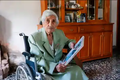 104 años, diez hijos y una familia que ya no entra en una sola foto: el homenaje a doña Cirila