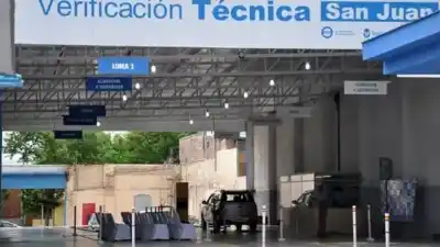 En los talleres de RTO de San Juan se pusieron a pintar: casi no entra un auto