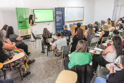 2.812 neuquinos se anotaron para terminar la carrera: cuántos ya tienen la beca asegurada