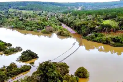 El Paraná pasó los 7 metros y ya hay cientos de evacuados en Corrientes: las familias que debieron dejar sus casas