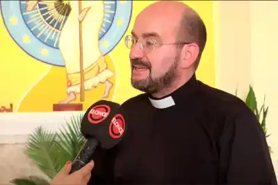Compró camisetas de la Selección por internet, esperó casi un mes y terminó exponiendo todo en redes