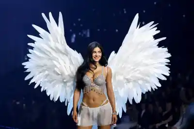 El corpiño de 50 millones que usó Kylie Jenner y desató la furia de las modelos