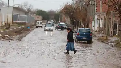 Neuquén en alerta: el agua vuelve a ocupar cauces que estuvieron secos durante años