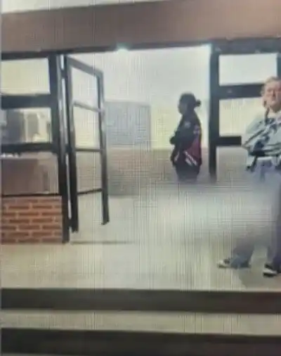 Preso armó una fogata en su celda: la razón tiene que ver con una visita que nunca llegó