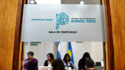 Bianco cerró con los gremios, pero avisó qué va a pasar con los salarios en diciembre