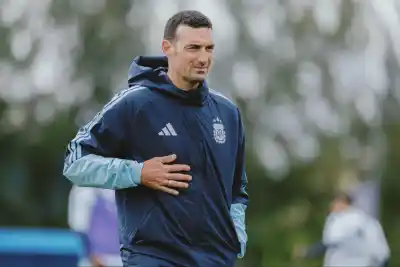 Scaloni arma el primer equipo sin Messi y cuatro figuras llegan al límite