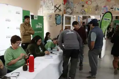 Bariloche: el trámite que se resolvió en la escuela del barrio y ya suma 614 casos