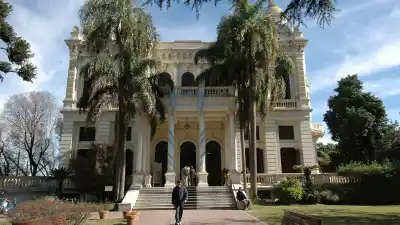 Rosario: la casona de 1890 donde proyectarán una película de terror que casi nadie vio en el país