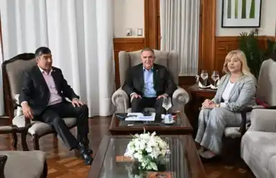 Una reunión secreta en Casa de Gobierno: ¿Qué obras multimillonarias planean para los vecinos?
