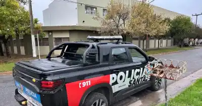 Un adolescente envió mensajes a sus compañeros y lo que sucedió después dejó a todos en vilo